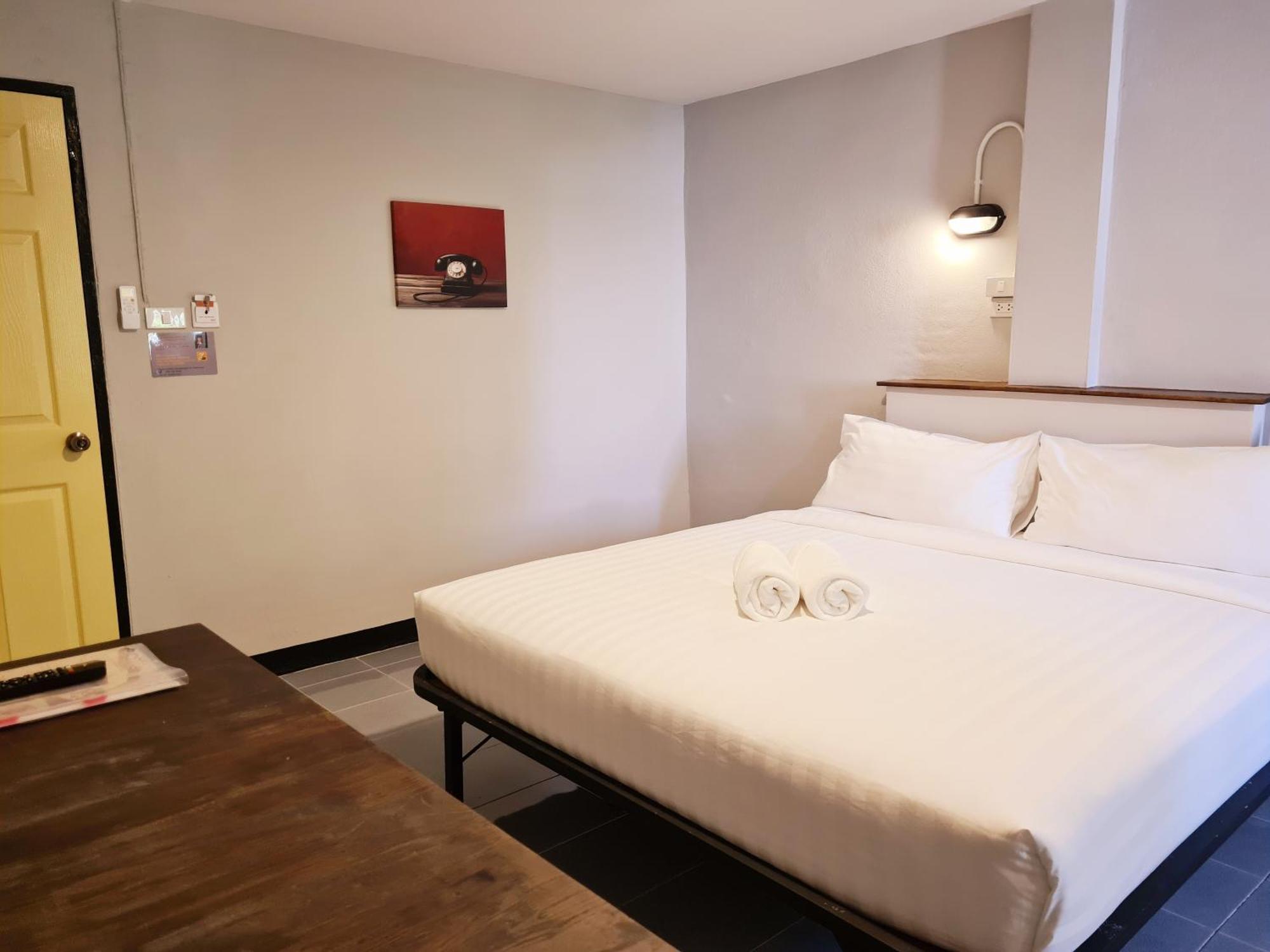 The 8 Factory Hotel Phitsanulok Exterior photo